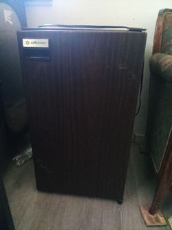 Mini fridge