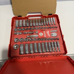 Tatchet And Sockets 
