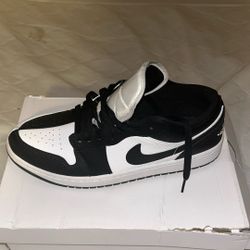 Black And White Air Jordan’s 
