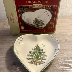 Spode English Porcelain 7" Pierced Heart Dish w/ Christmas Tree Design S3324-A12
