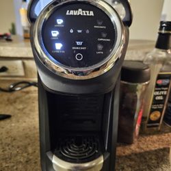 Lavazza Classy Plus Espresso and Coffee Machine