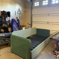 Couch/ Pull Out Futon Bed Frame
