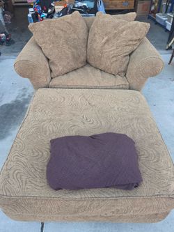 Oversized Accent Chair with Ottoman