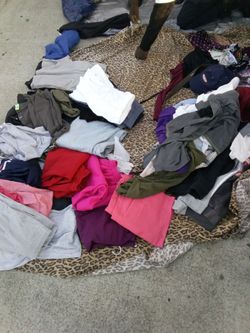 Lots of jeans shorts shirts 3$ Come and get them