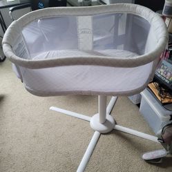 Halo Swivel Bassinet