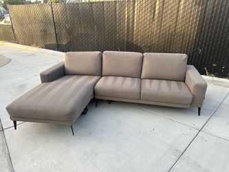 Free delivery couch