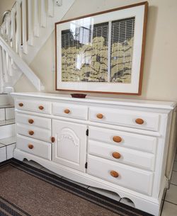 SOLID-WOOD-DRESSER-EXCELLENT CONDITION DELIVERY AVAILABLE