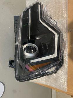 2023-2025 Kia Niro right headlight