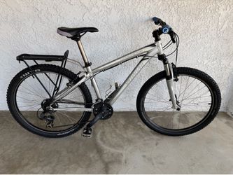 Specialized Hardrock SE Hardtail Mountain Bike Size Small