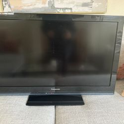 Panasonic Viera LCD HDMI 32" Flatscreen TV