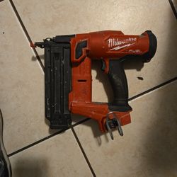 18 ga Brad Nail Milwaukee Fuel 