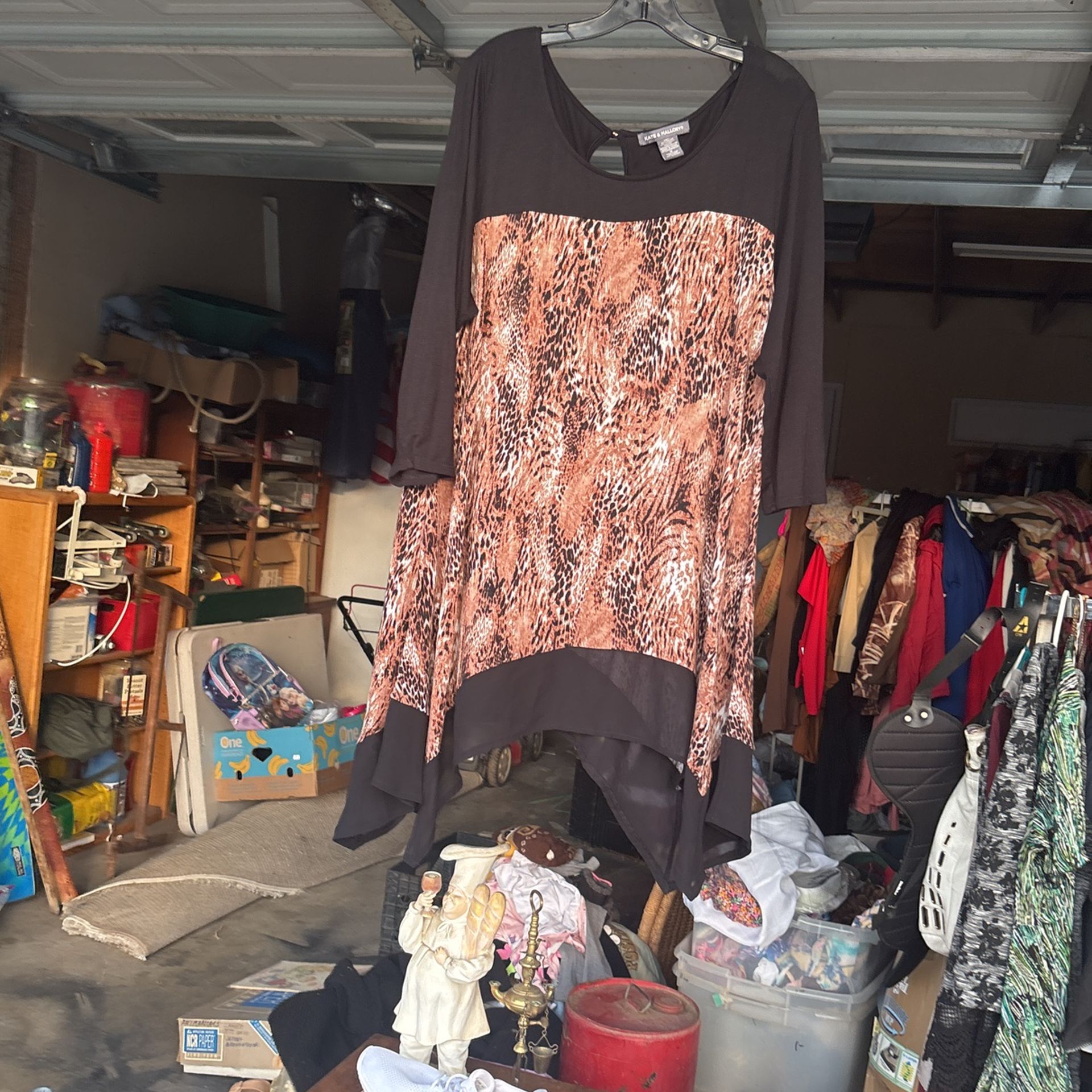 Beautiful Lightweight Tunic Elegant From Office To Dinner $8 Cash