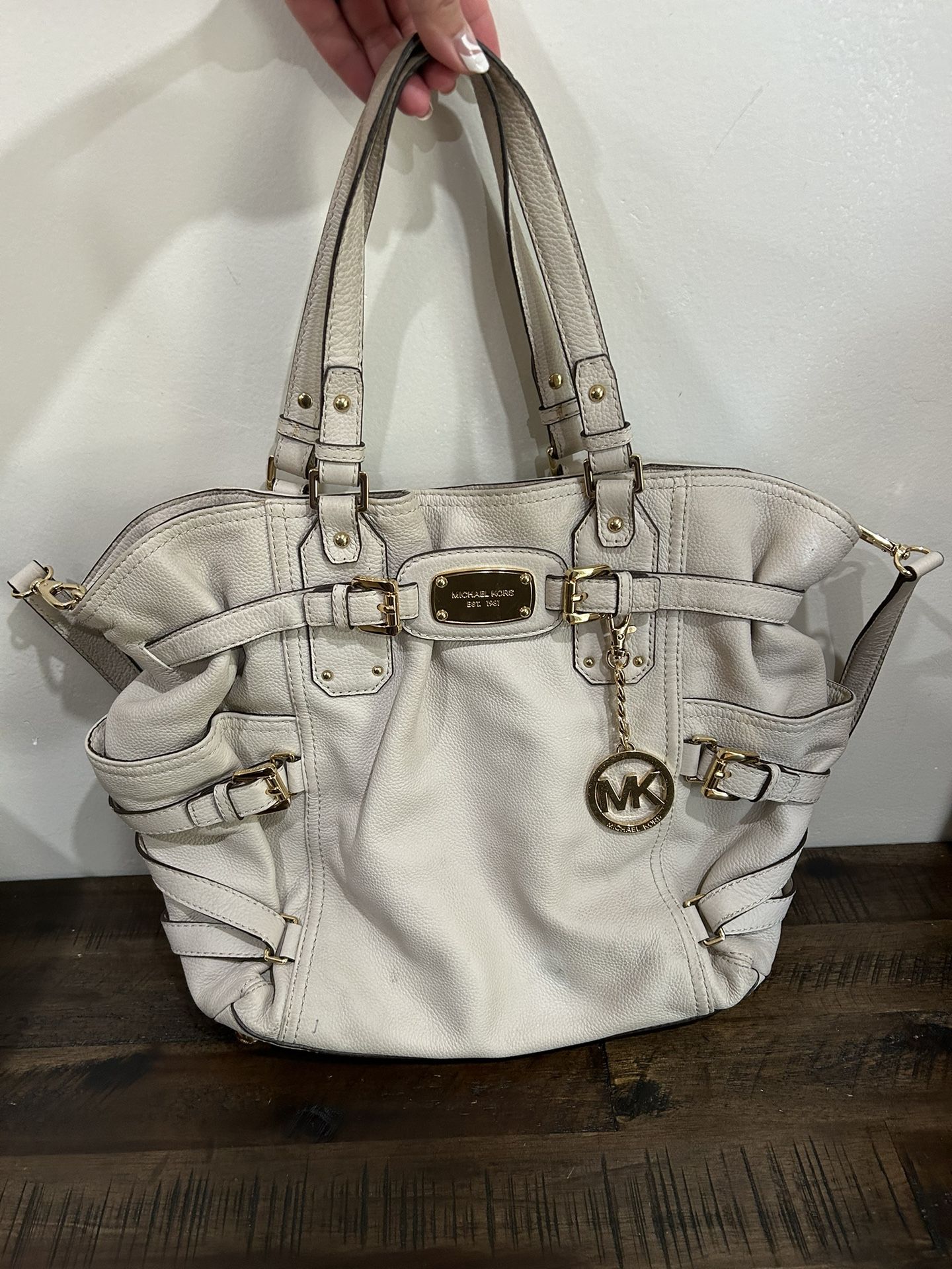Michael Kors MK Leather Large Slouchy Hobo Tote Purse Bag Ivory With Gold Details, Computer Bag