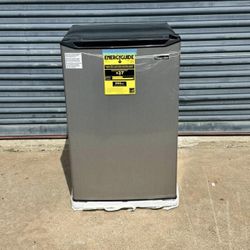 Magic Chef 4.5 cu. ft. Mini Fridge with True Freezer in Stainless Look 