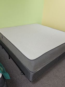 Brand New! King Size Casper 12 Inch Gel Memory Foam Mattress