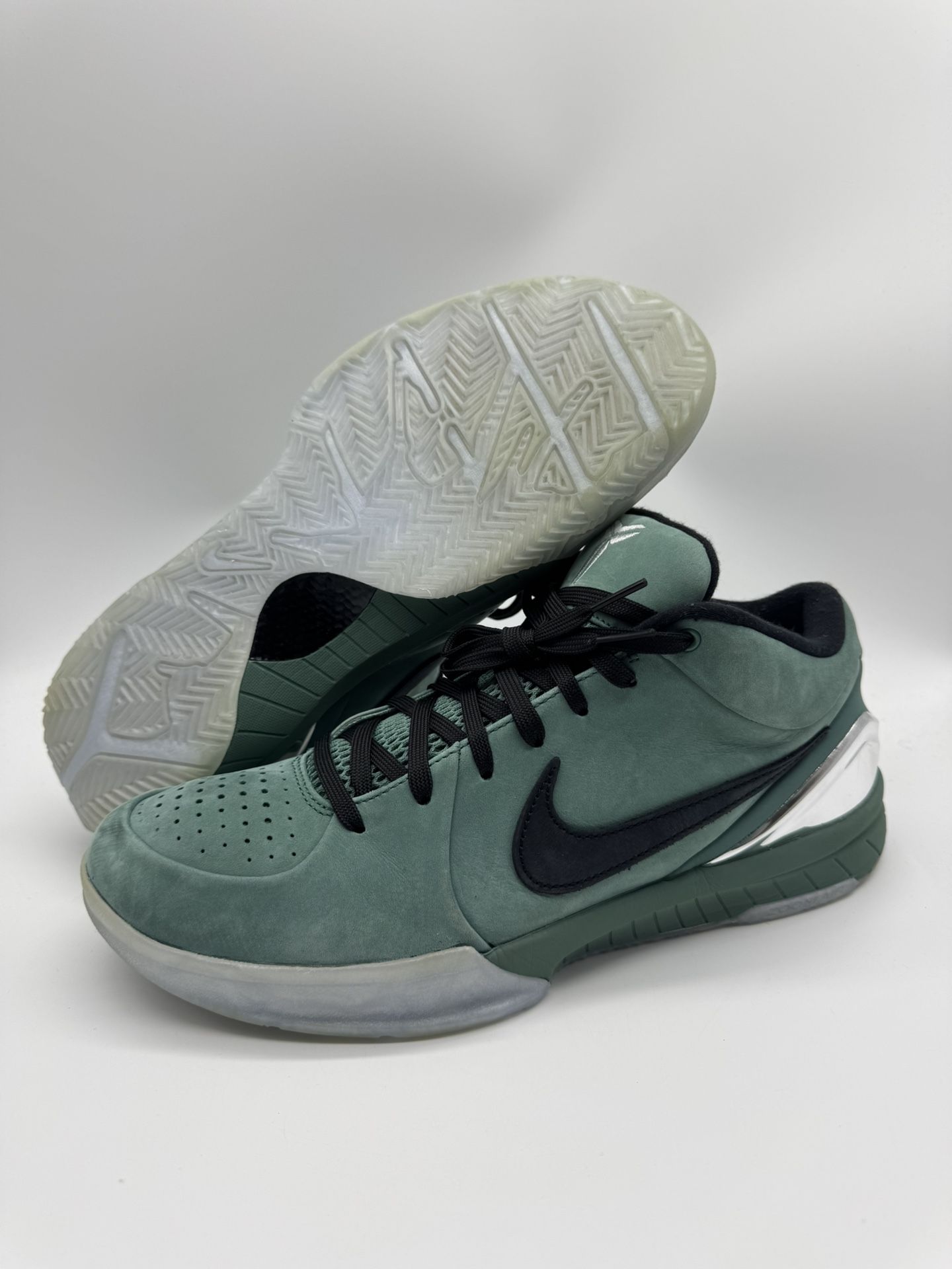 Nike Kobe 4 Protro Girl Dad Clean Basketball Shoes FQ3545-300 Men’s 10.5  100% authentic. Authenticated via checkcheck app. No original box.  This Nik