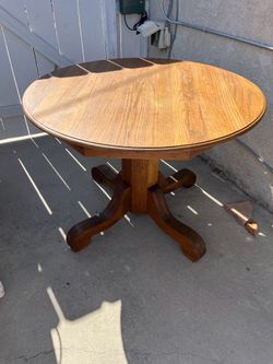 Round Wood dining table