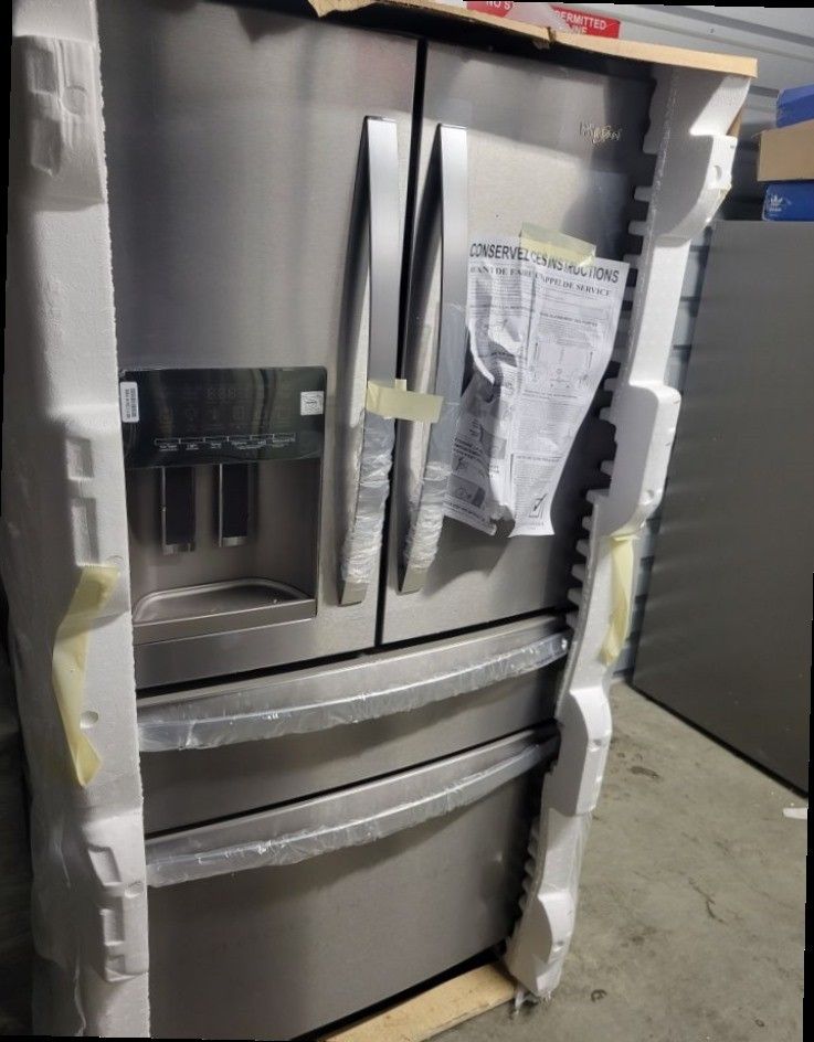 Whirlpool 4 door refrigerator In stainless steel 4EXA