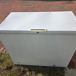 Frigidaire Deep Freezer