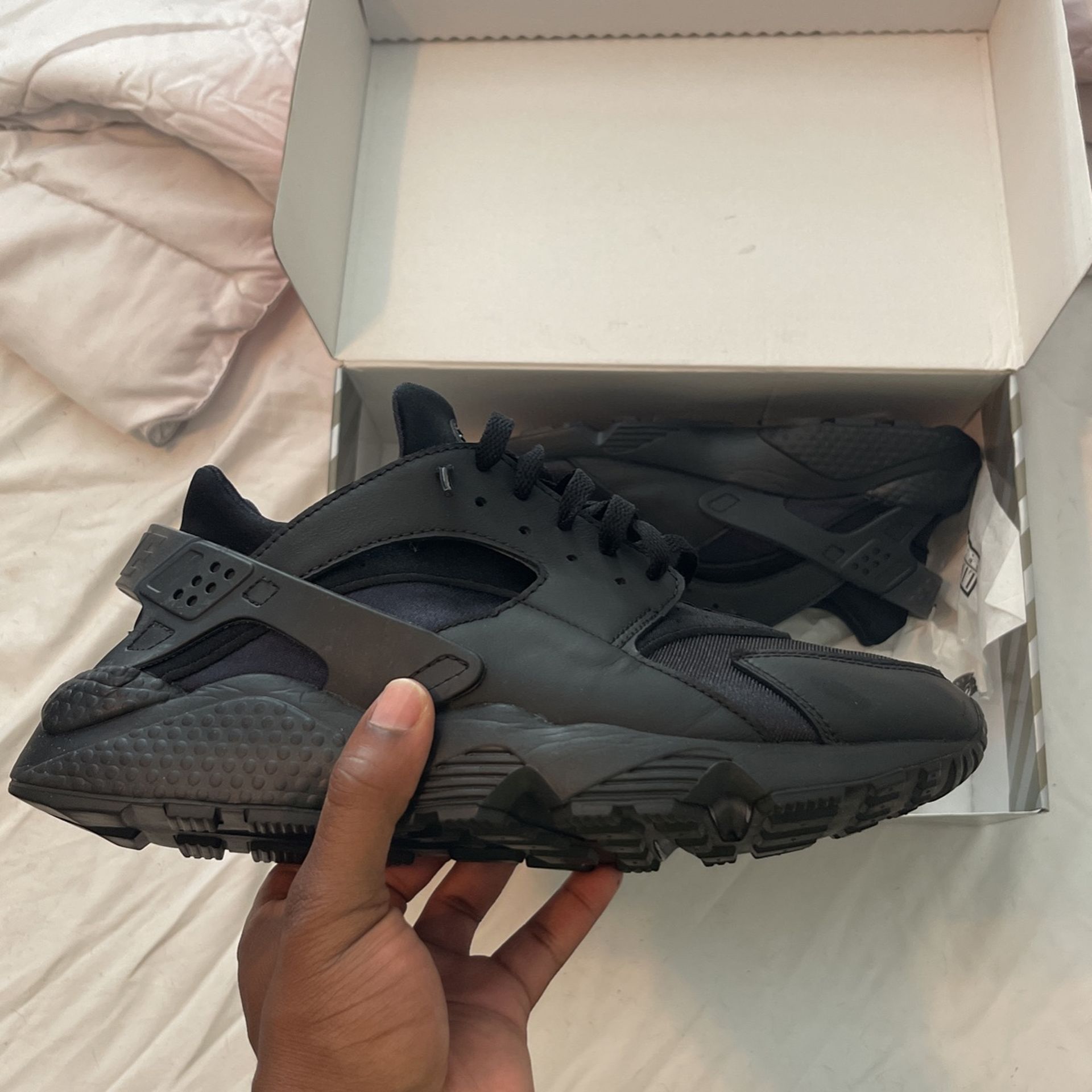 Black Huaraches Size 10.5