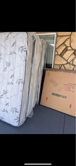 Twin mattress