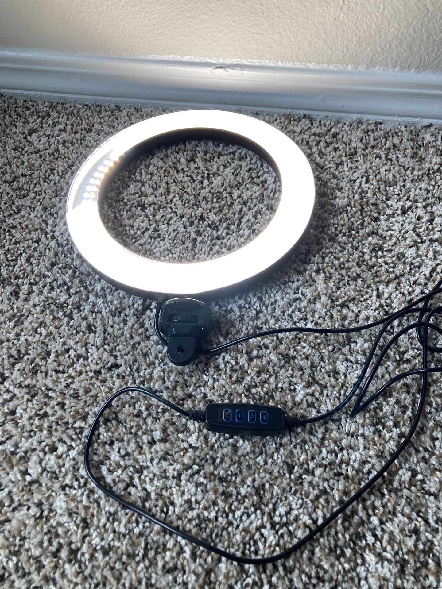 Working Ring light cover broken