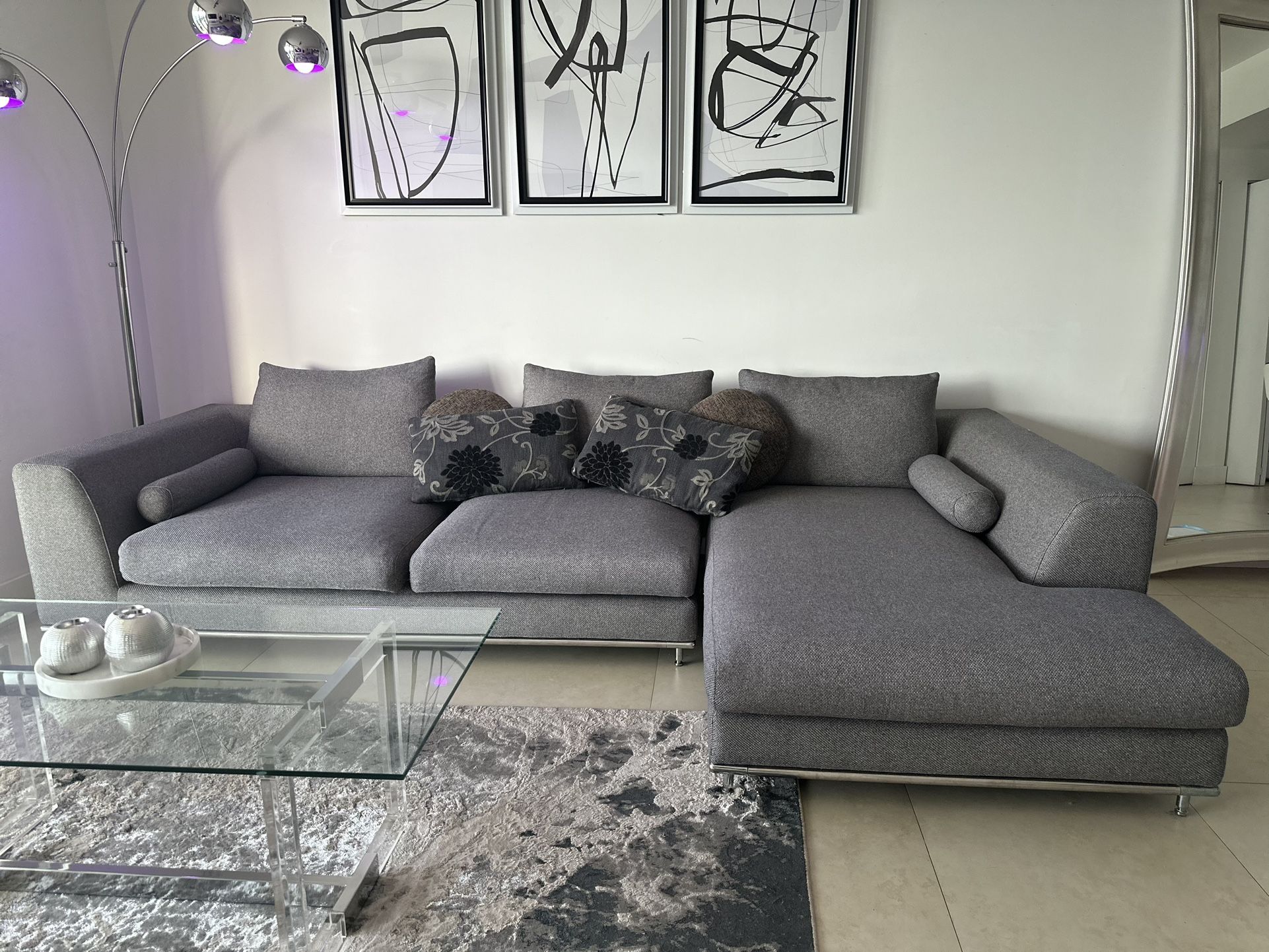 Sofá seccional Henna de 2 piezas con diván derecho