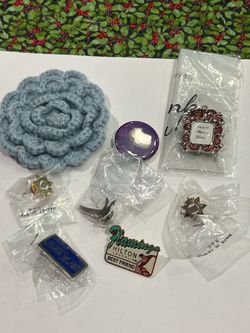 Vintage pins set 4 dlrs