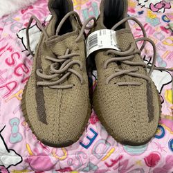 Yeezy 350 “Earth” Size 5.5 Brand New $150