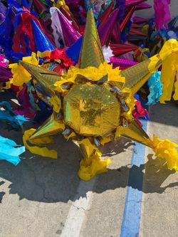 Plain yellow/amarillo bola star piñata