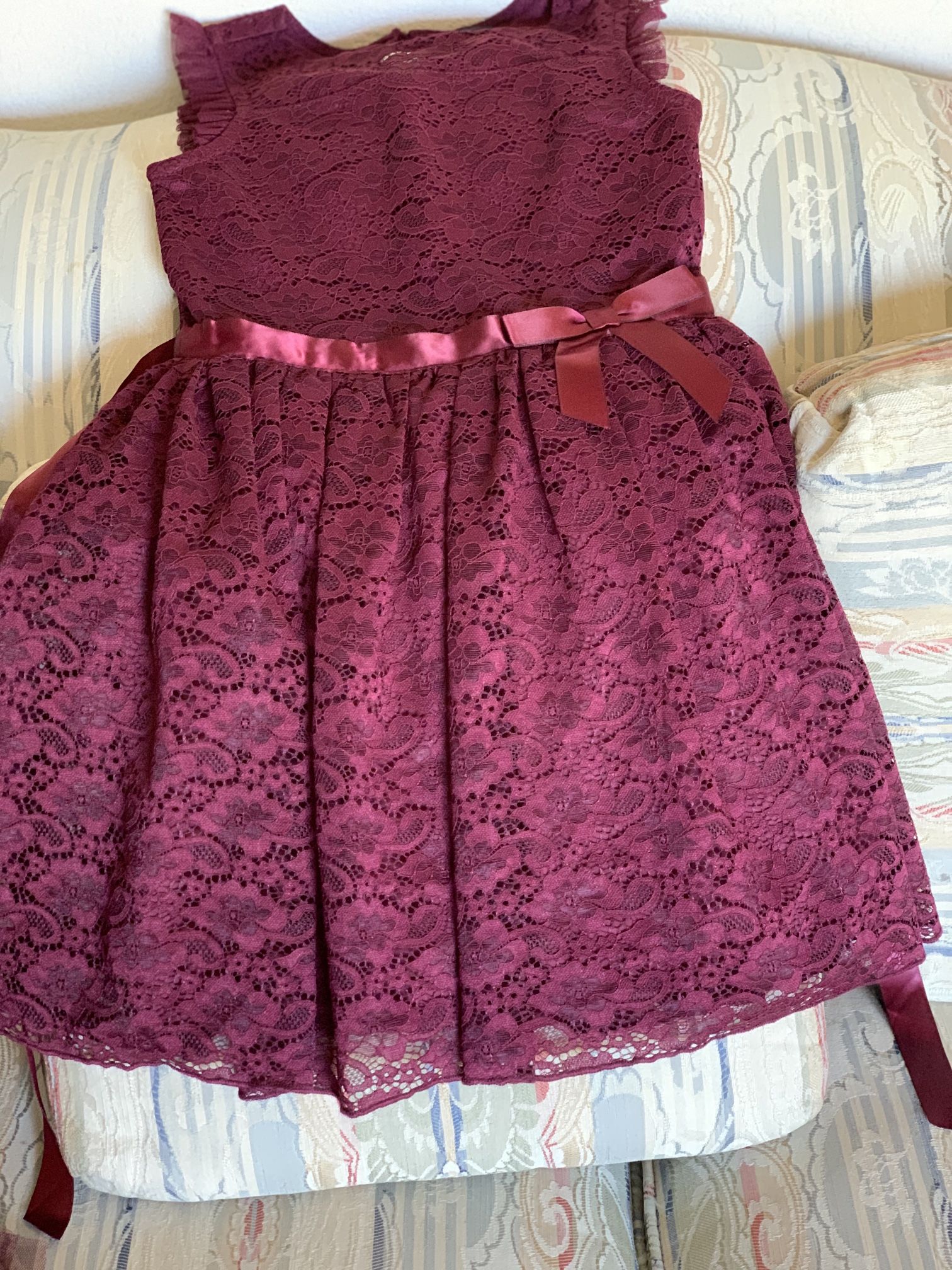 Little Girls Special Occasion Lace Dress Maroon Size 7 Brand New