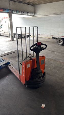 Toyota pallet jack.