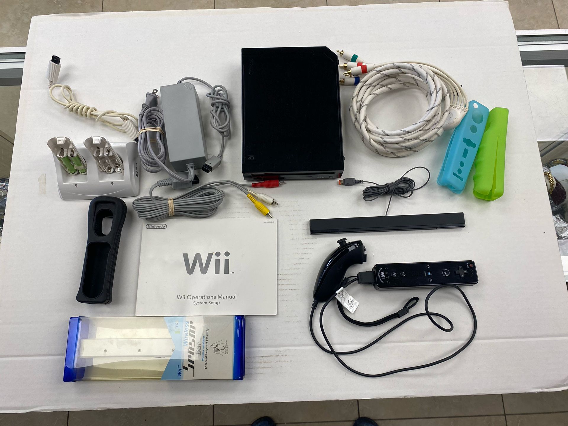 Nintendo Wii Console Bundle RVL 101 (USA) Black Controller Games