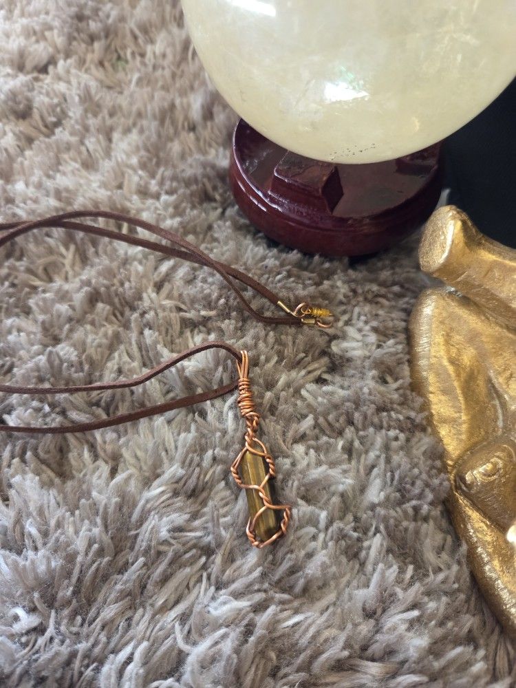 Handmade Tiger's Eye Elegant Copper Wire Wrapped Pendant Necklace