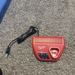 Charger M12