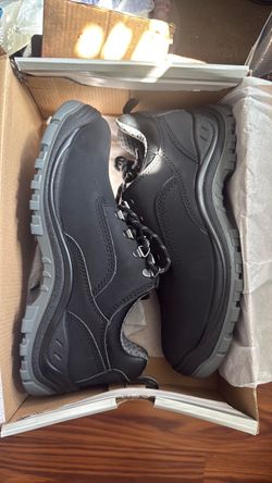 Steel toe shoes size 9