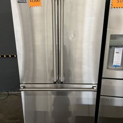 Viking Stainless Steel French Door Refrigerator Z8NV