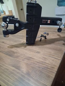 Heavy duty tow hitch