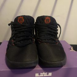 LeBron Witness 8 Red And Black Men’s Basketball Shoe Size 9.5