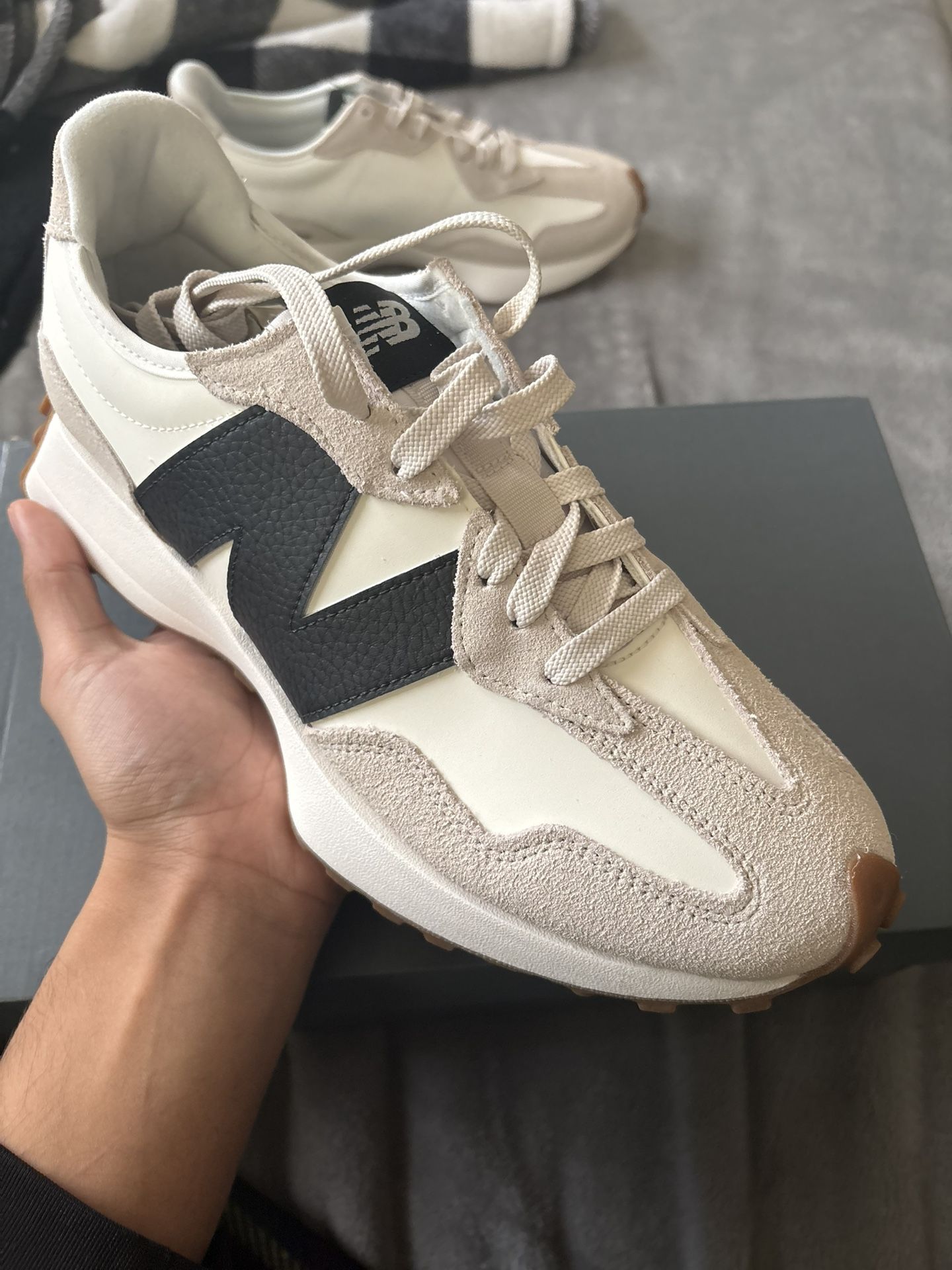 New Balance327 “Moonbeam” Women’s Size 10