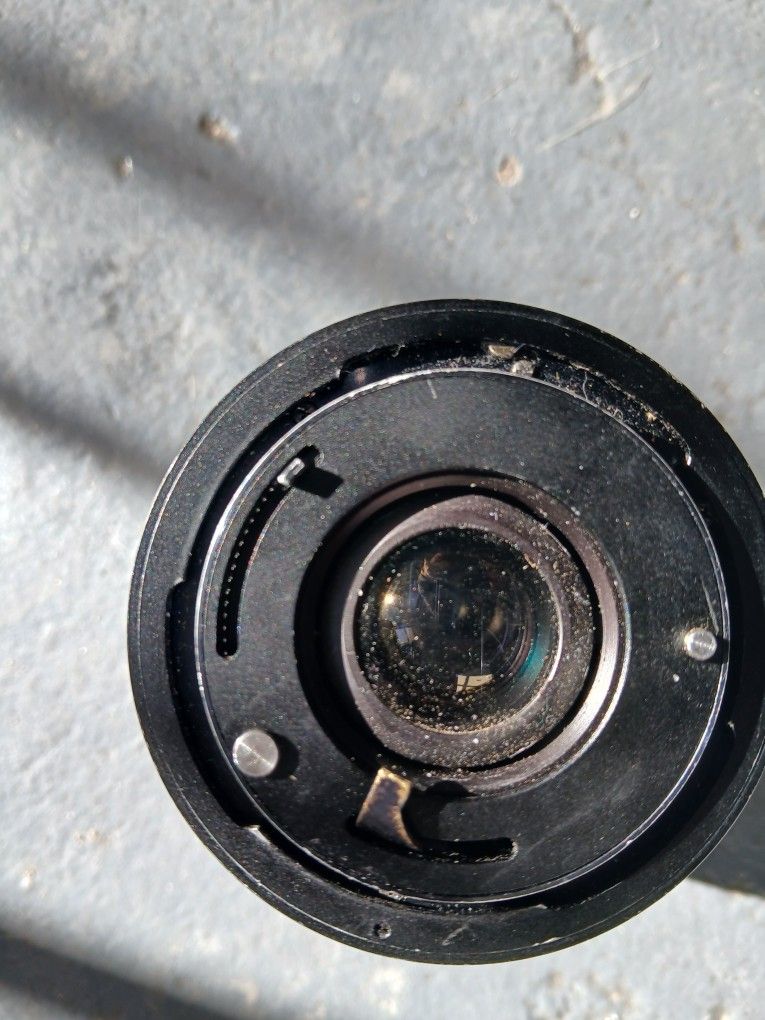 Makinon 135mm f/2.8 camera lens