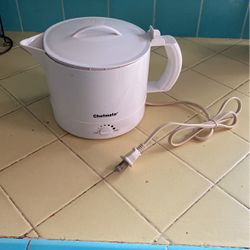 Chefmate Electric Hot pot Kettle Boils Water In Less Than A Minute  Great Condition  Bearly Used