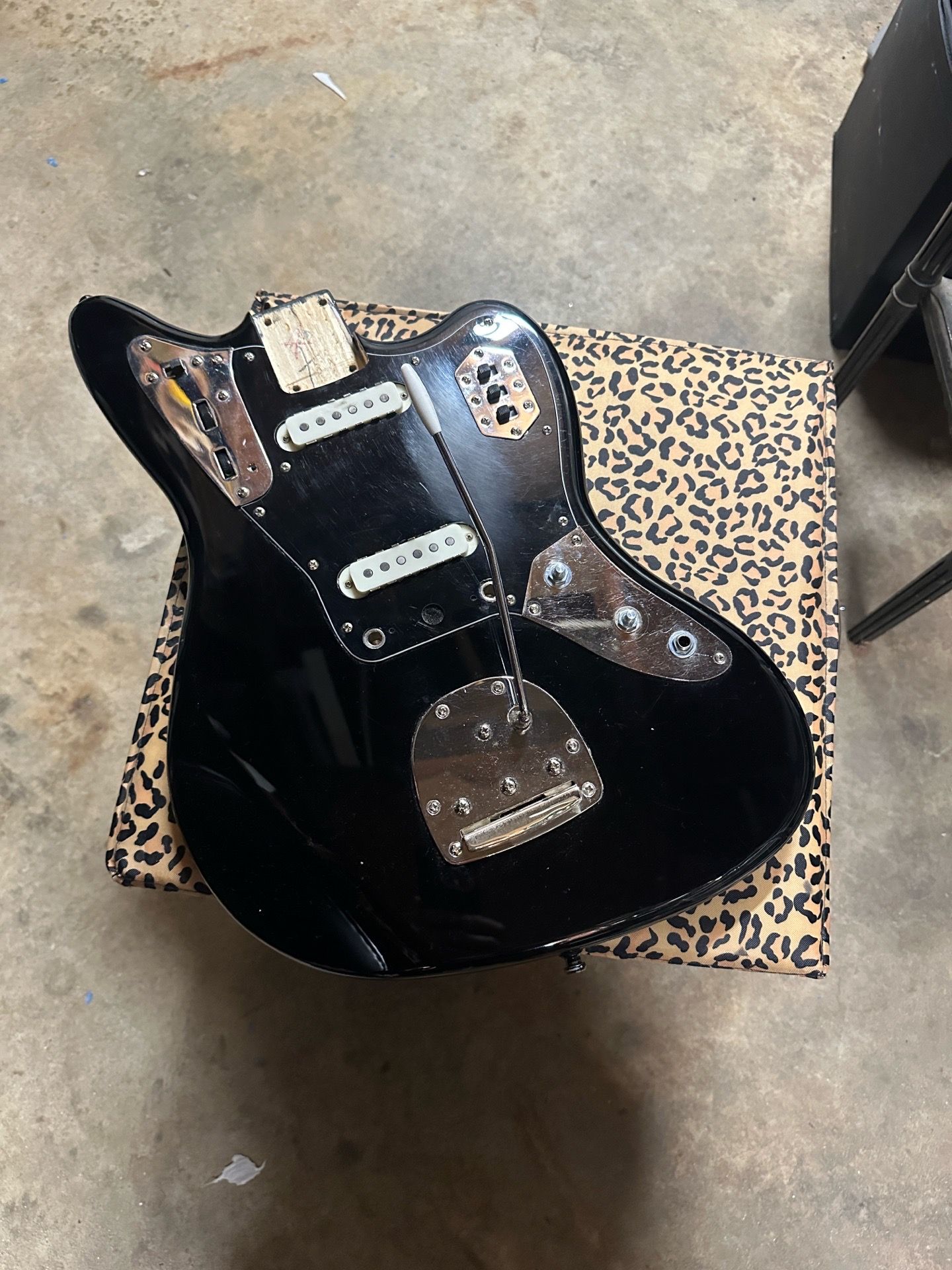 Squier Jaguar Loaded Body – Fender Mustang Bridge, Upgraded Pickups, Mod Ready