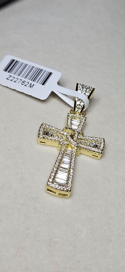 1.34ct Moissanite Baguette Cross in 925 Sterling Silver With Gold Over