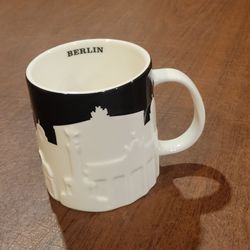Starbucks Berlin Germany City Skyline 3D Relief Series Coffee Mug 16 oz. Pre-owned, very good shape, no chips or cracks. Microwave and dishwasher safe