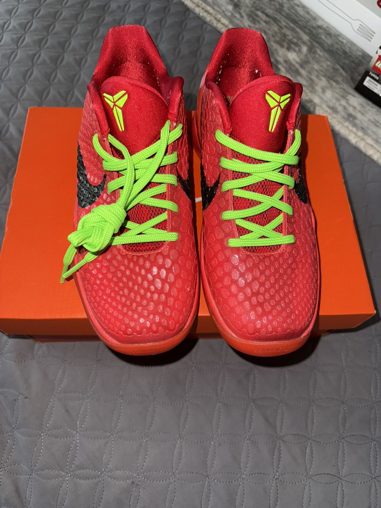 Kobe Reverse Grinch