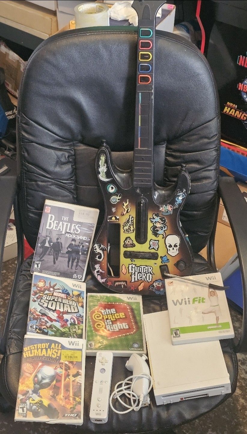 Nintendo Wii Console! The Beatles Rock Band! Guitar 🎸 Controller & Joystick! 5 Games!