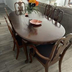 Dinning Table 