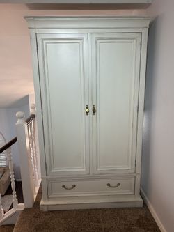 Armoire Wardrobe