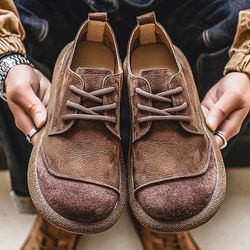 New Casual Footwear for Men This Autumn, Featuring Retro Low-Top Design with Wide Toes, Lace-Up Style, And Soft Soles for Versatile Fashion